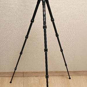K&F CONCEPT 카본 삼각대 + 전용케이스 팔아요