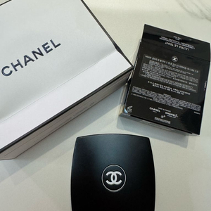 새상품) 샤넬 울트라 르 뗑 쿠션 B20