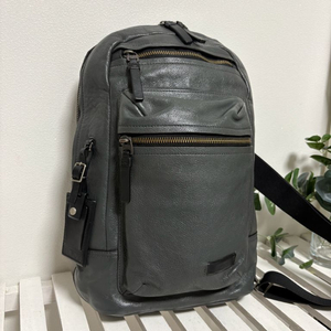 (정품) 투미(TUMI) 미션 돌로레스 가죽 슬링백