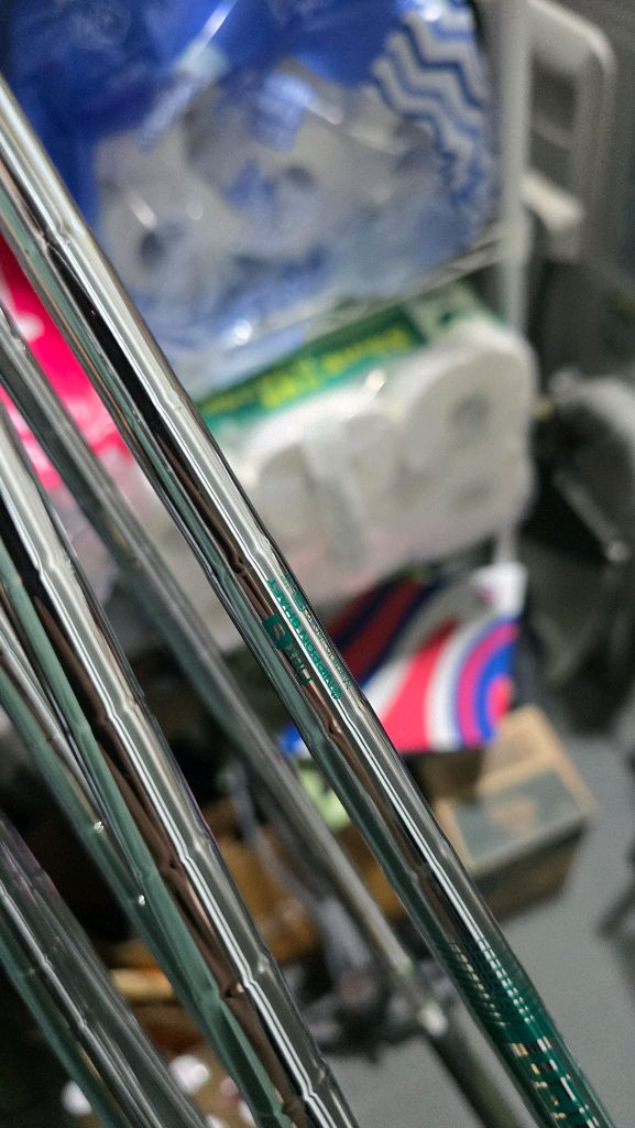 좌타 테일러메이드 RBZ 아이언 세트 이미지