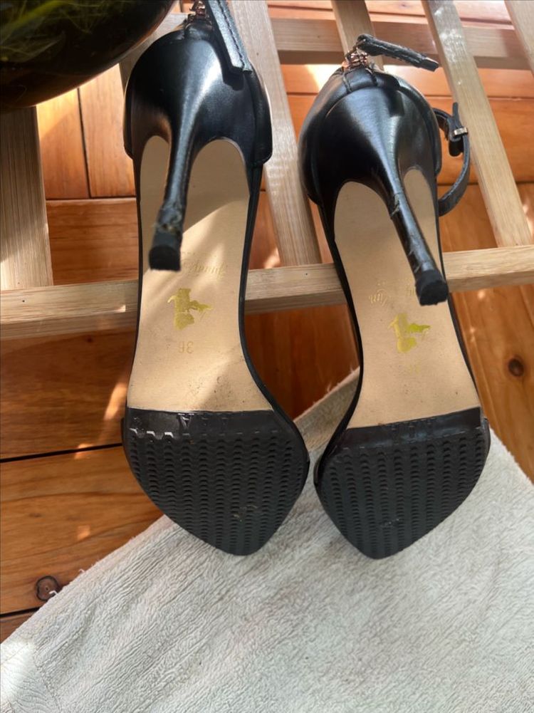 jinny kim 지니킴 가죽 스트랩 힐 36사이즈 이미지