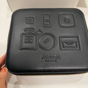 샤넬 뷰티 가죽 케이스 블랙 새상품 이미지