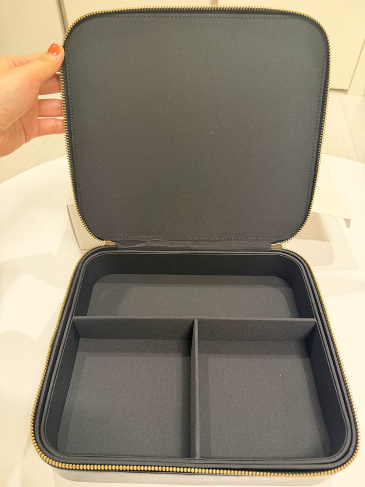 샤넬 뷰티 가죽 케이스 블랙 새상품 이미지