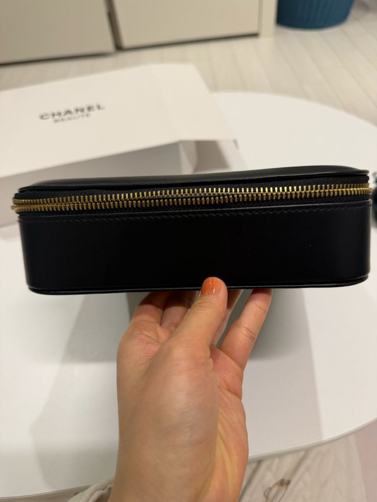 샤넬 뷰티 가죽 케이스 블랙 새상품 이미지