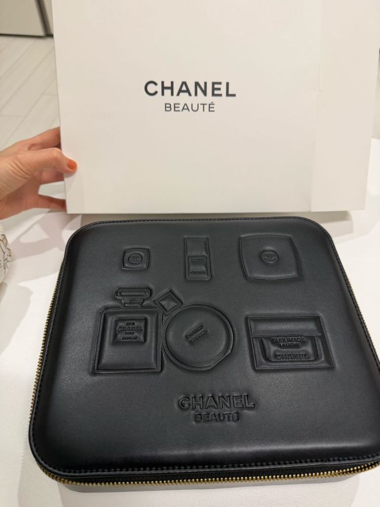 샤넬 뷰티 가죽 케이스 블랙 새상품 이미지