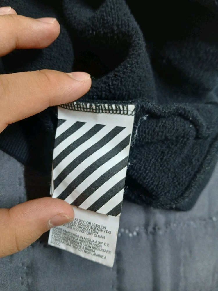 오프화이트 후드티 이미지