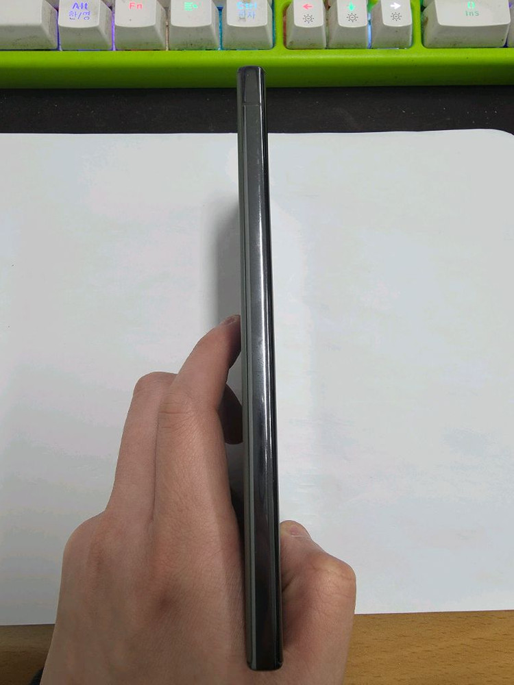 갤럭시s23울트라 A급 액정깨끗--3