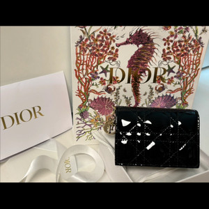 레이디디올 블룸 카드지갑 페이던트