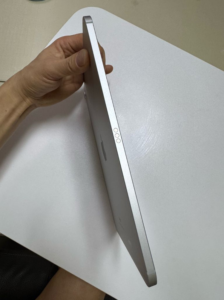 [애플] 아이패드 10세대 64GB 5G+WiFi 셀룰러 A급/풀박스/98%--3