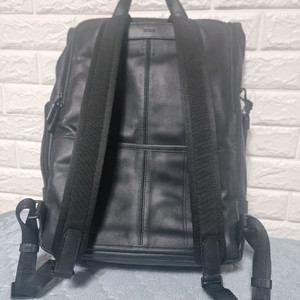 TUMI 가죽 블랙백팩