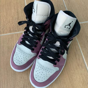 나이키 에어 조던 1 미드 라이트 멀베리 260