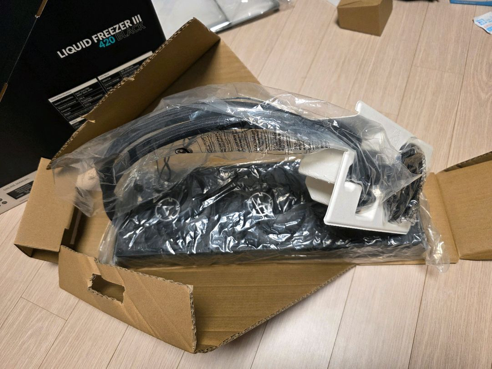 (국내정품) 아틱 리퀴드프리져 3 420 ARCTIC Liquid Freezer III 420 블랙--1