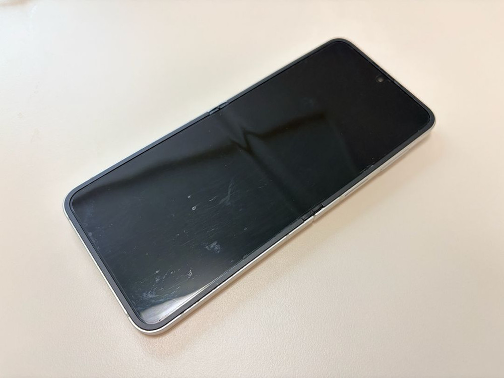 갤럭시플립6 256 화이트--9