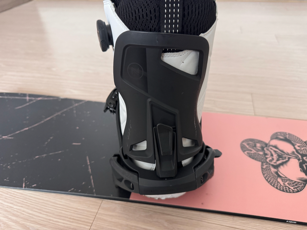 22/23니데커 슈퍼매틱 바인딩m--4