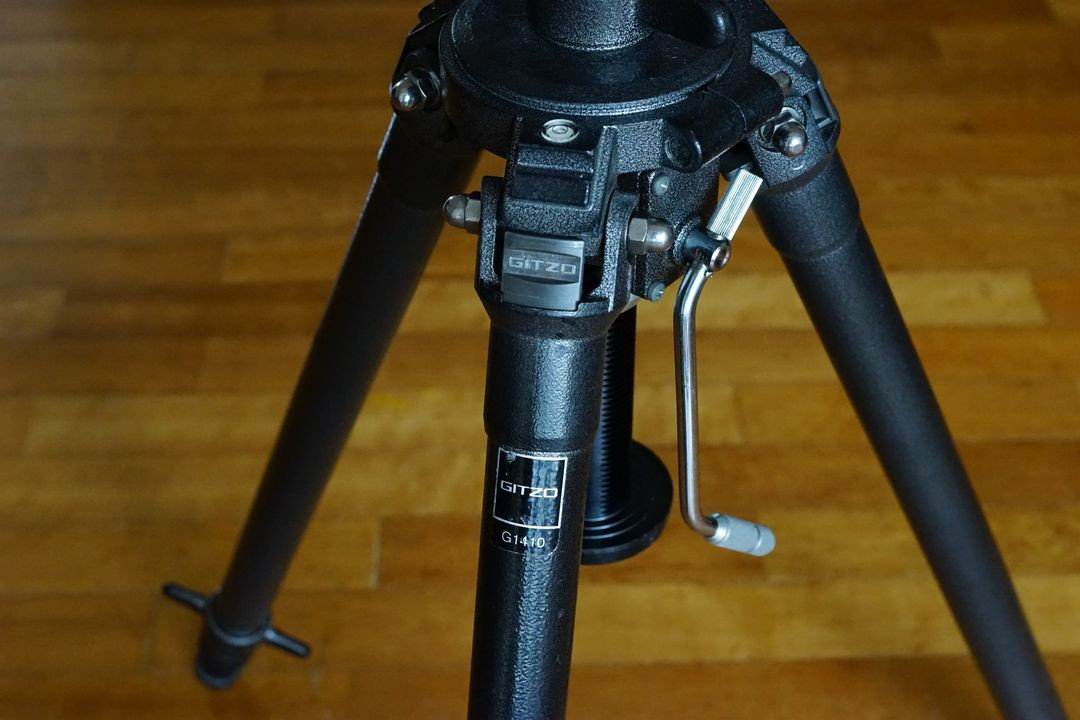짓조 4시리즈 알루미늄 삼각대 G1410 + G528 (GITZO) 판매--2