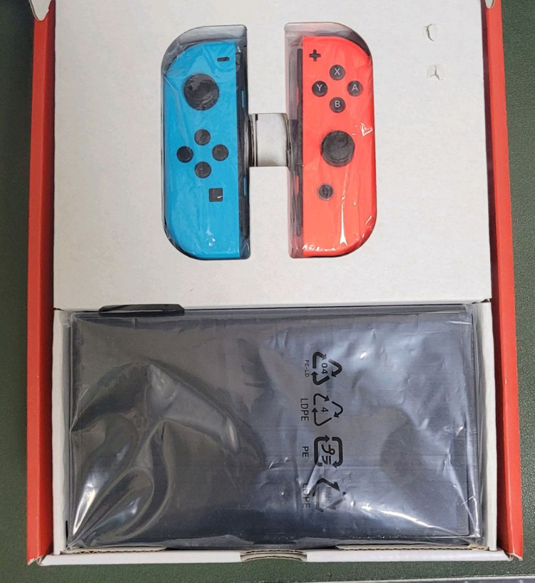 닌텐도 스위치 OLED + 파우치 + 슈퍼 마리오 브라더즈 (내용 필독)--2