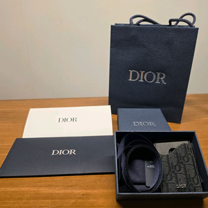 디올 오블리크 새들 맥세이프 마그네틱 카드지갑