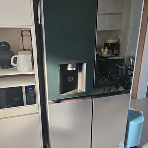 LG 오브제 얼음정수기 냉장고 820L 노크온 미러