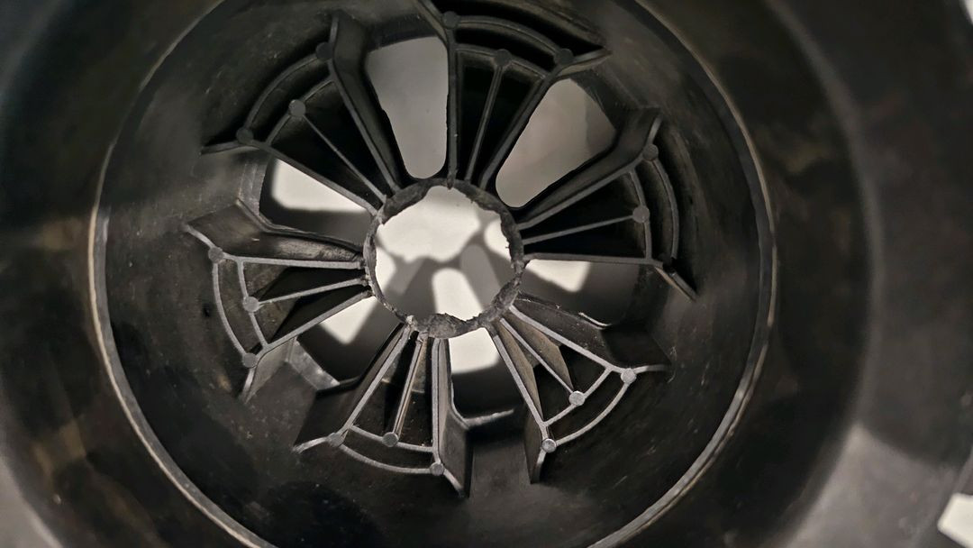 알씨 b6 충전기 및 몬스터 타이어 팝니다 이미지