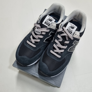 뉴발란스 574코어 블랙 270 2E 판매합니다