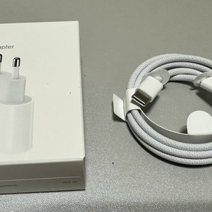 애플 정품 어댑터 및 c to c 케이블아이폰 정품미사용 정품2개 이상 구매시 반값 택배 무료 일반 택배 ㅡ200