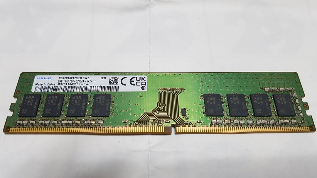 삼성 DDR4 8GB 3200 1개 팝니다.--1
