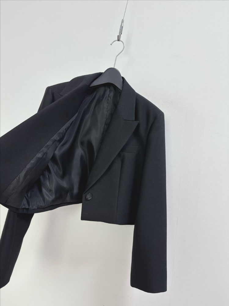 R2W 샵레디투웨어 울 실크 크롭 자켓--2