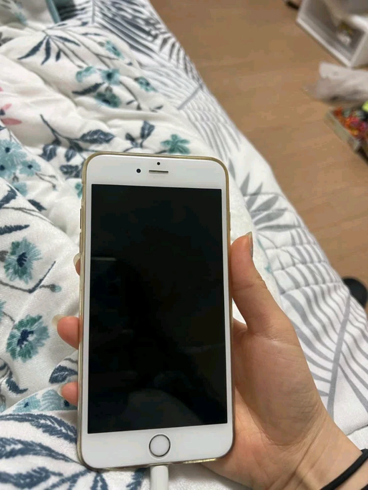 아이폰 6s+, 배터리77프로, 무음카메라 - 안심되는 중고거래