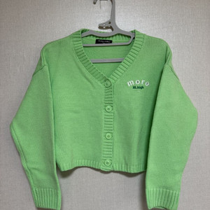 더데이걸 크롭 가디건140