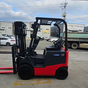 배터리 2019년식 니찌유 신형 좌식 1.5톤 전동지게차 3m 550만