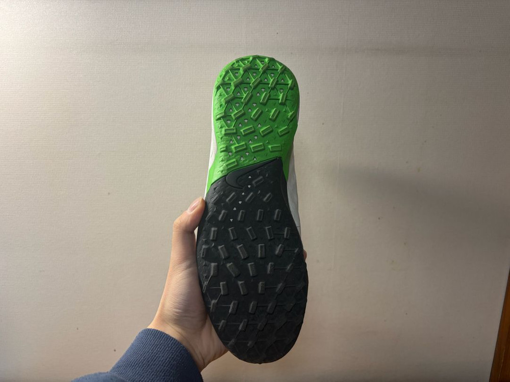 [270] 나이키 티엠포 레전드8 프로 TF 풋살화--9