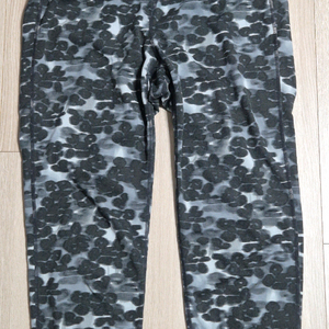 Athleta 에슬레타 M 사이즈 크롭 레깅스 블랙 화이트 검정 흰색