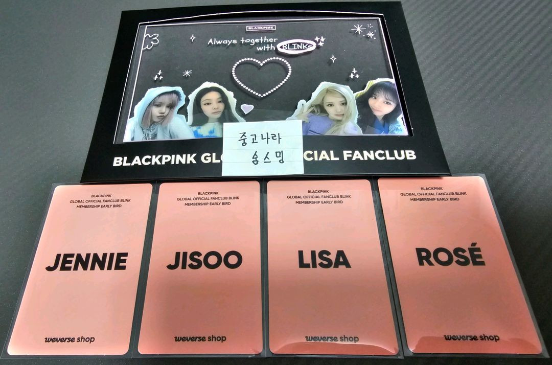 블랙핑크 얼리버드 특전 포토카드 + 포토 액자 세트 팝니다.--2