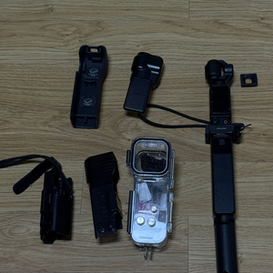 오즈모 포켓3 + 5000ma배터리핸들 + 아나모픽 필터 + 방수케이스 + 각종케이스 핸들