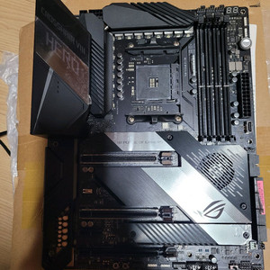 5700x 크로스헤어 보드셋 x570 이미지