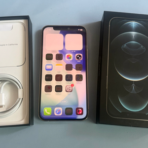 아이폰 12프로 128 풀박스,배터리75프로,실버모든.기능정상배터리 ㅡ75프로사설수리내역 없음상태 ㅡA급테두리 모서