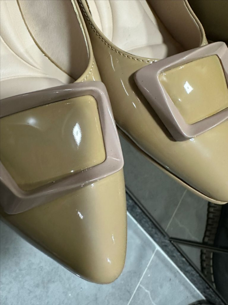 [주띠] 여성 와이드장식 펌프스 이미지