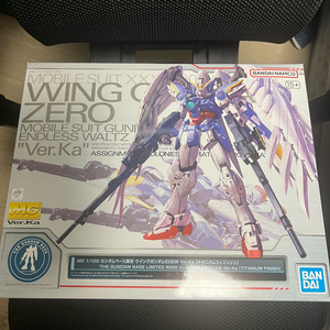 반다이 MG 윙 건담 제로 EW Ver.Ka 티타늄 피니쉬