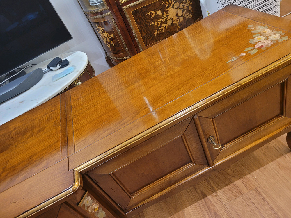 이태리 수입 마샤 꼴레지오네 TV 거실장--2