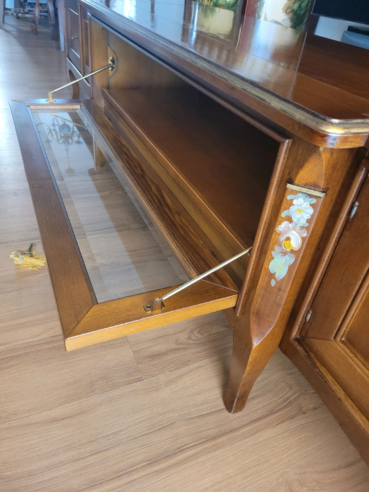 이태리 수입 마샤 꼴레지오네 TV 거실장--6