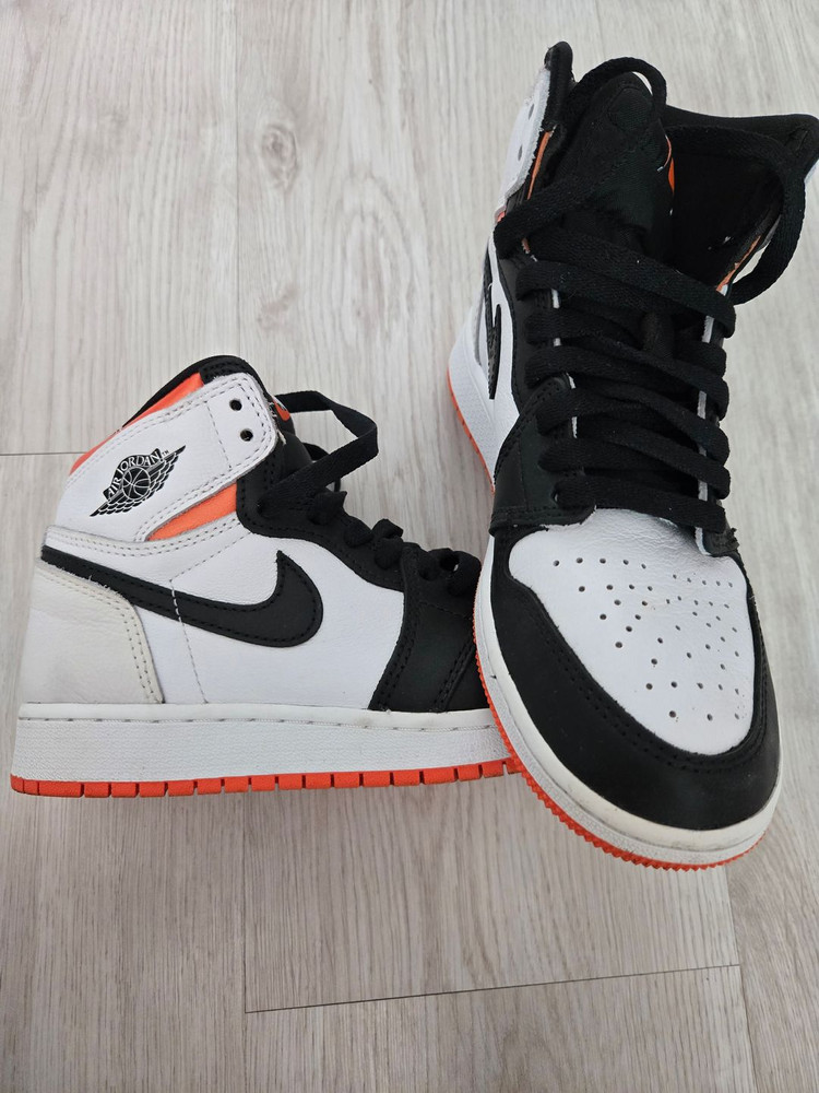 나이키 에어 조던 1 하이 OG 블랙/화이트/오렌지 팝니다!!--2