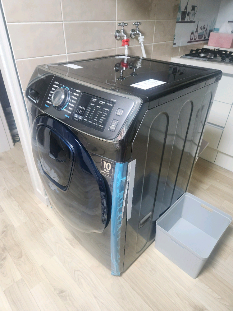 삼성 드럼세탁기 건조가능 세탁완료 WD17N7550TV 블랙캐비어--2