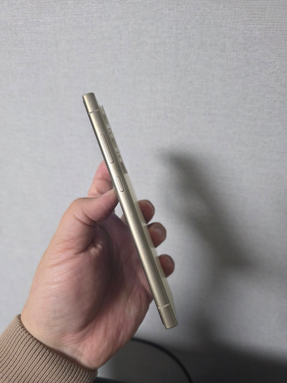 갤럭시 S24울트라 티타늄 옐로우 256기가 SS급 팔아요~--2