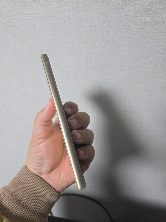 갤럭시 S24울트라 티타늄 옐로우 256기가 SS급 팔아요~--3