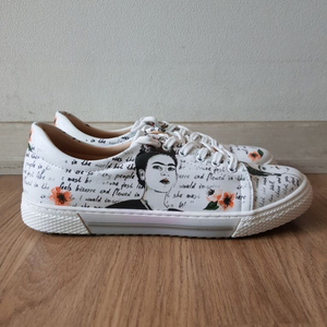 운동화 프리다칼로