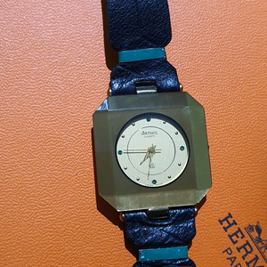 Arthis 쿼츠 빈티지 시계 가죽줄