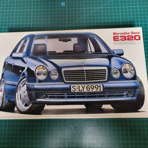 후지미1/24 벤츠 E320