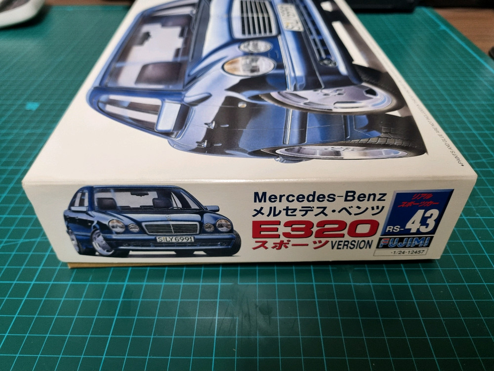 후지미1/24 벤츠 E320--1