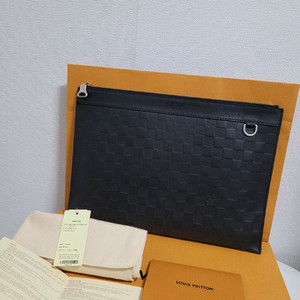 루이비통 디스커버리 다미에 인피니 포쉐트 클러치