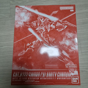 1/100 풀메카닉스 소드 캘러미티 미개봉 판매합니다.